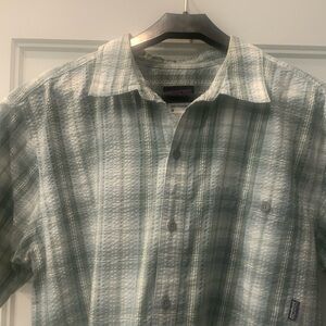Men’s short sleeve button up